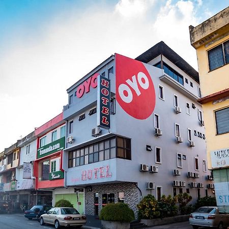 Oyo 1010 Skudai Hotel Екстер'єр фото