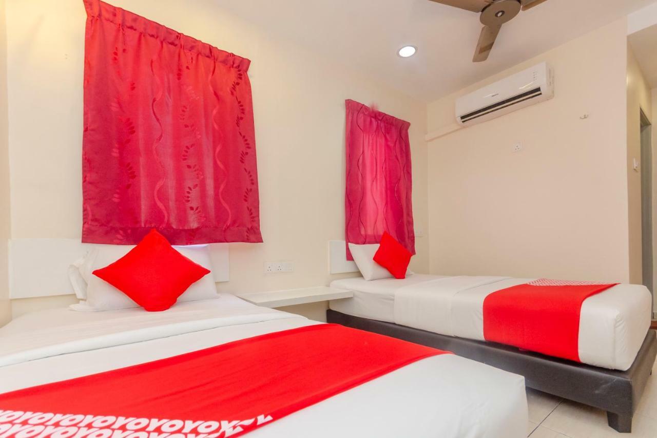 Oyo 1010 Skudai Hotel Екстер'єр фото