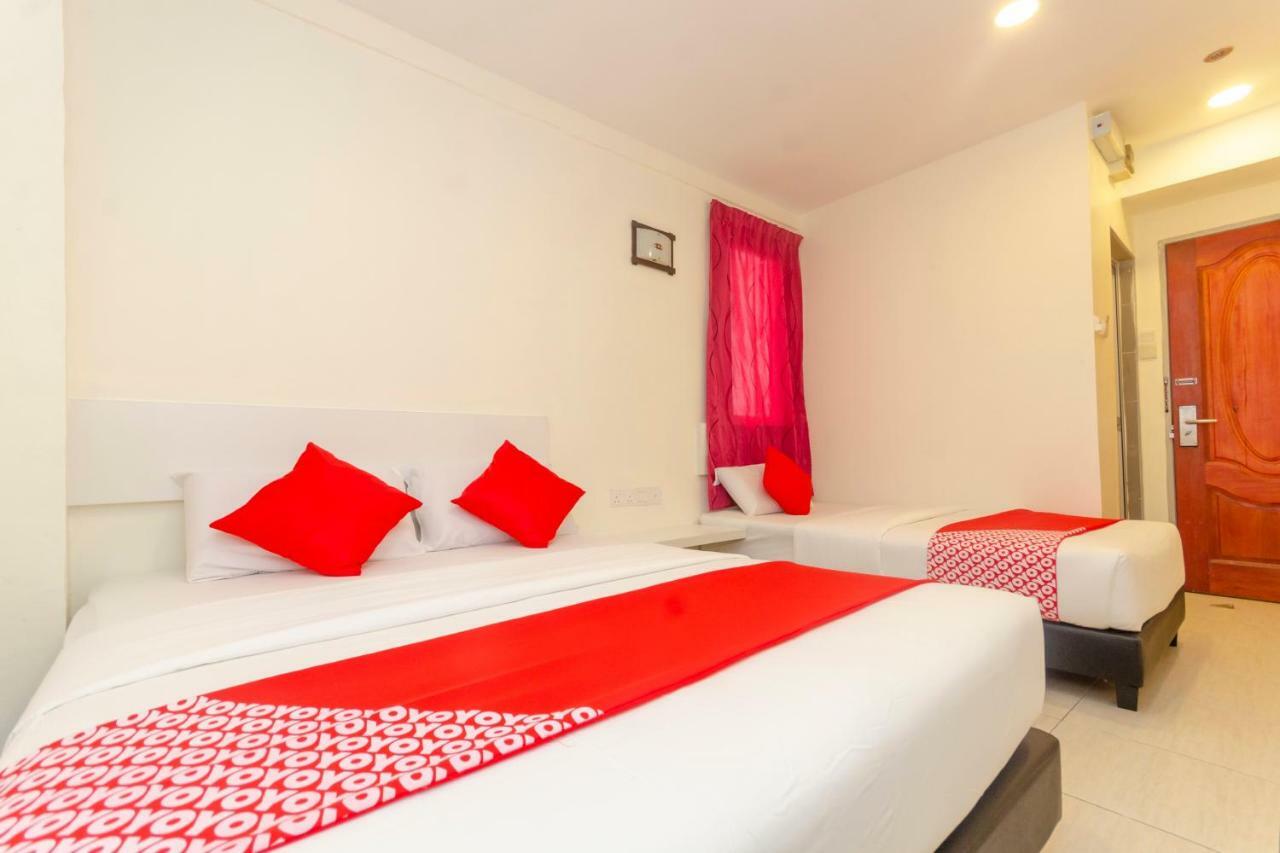 Oyo 1010 Skudai Hotel Екстер'єр фото