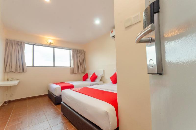 Oyo 1010 Skudai Hotel Екстер'єр фото