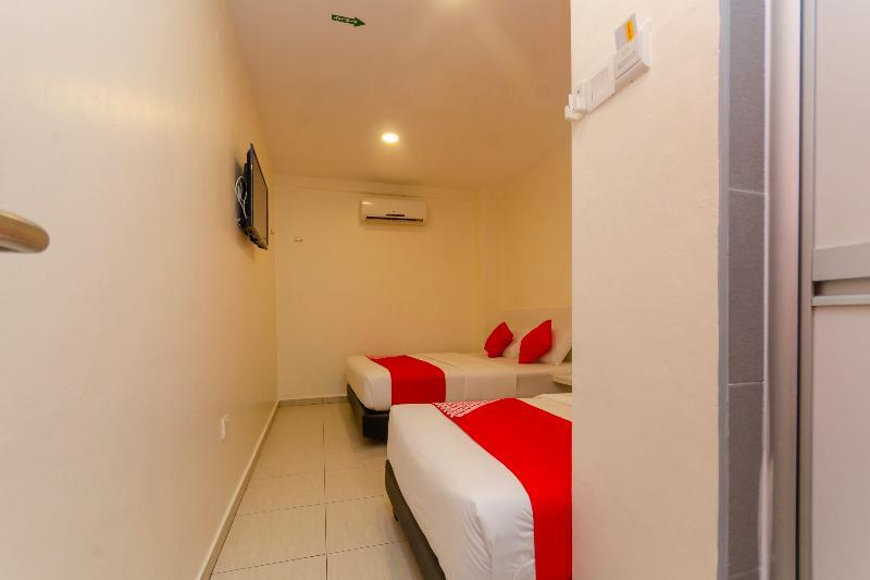 Oyo 1010 Skudai Hotel Екстер'єр фото