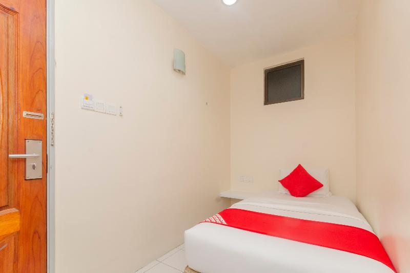 Oyo 1010 Skudai Hotel Екстер'єр фото