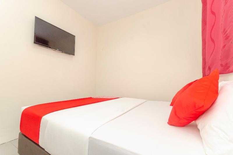 Oyo 1010 Skudai Hotel Екстер'єр фото