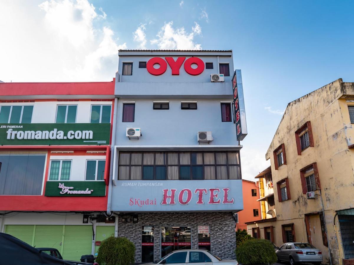 Oyo 1010 Skudai Hotel Екстер'єр фото
